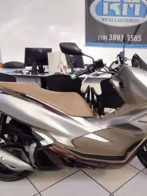 AnyConv.com__WhatsApp Image 2025-08-16 at 10.49.28 PCX 150 DLX ABS