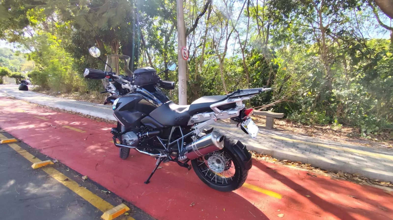 R1200 GS TRIPLE BLACK - Imagem 10