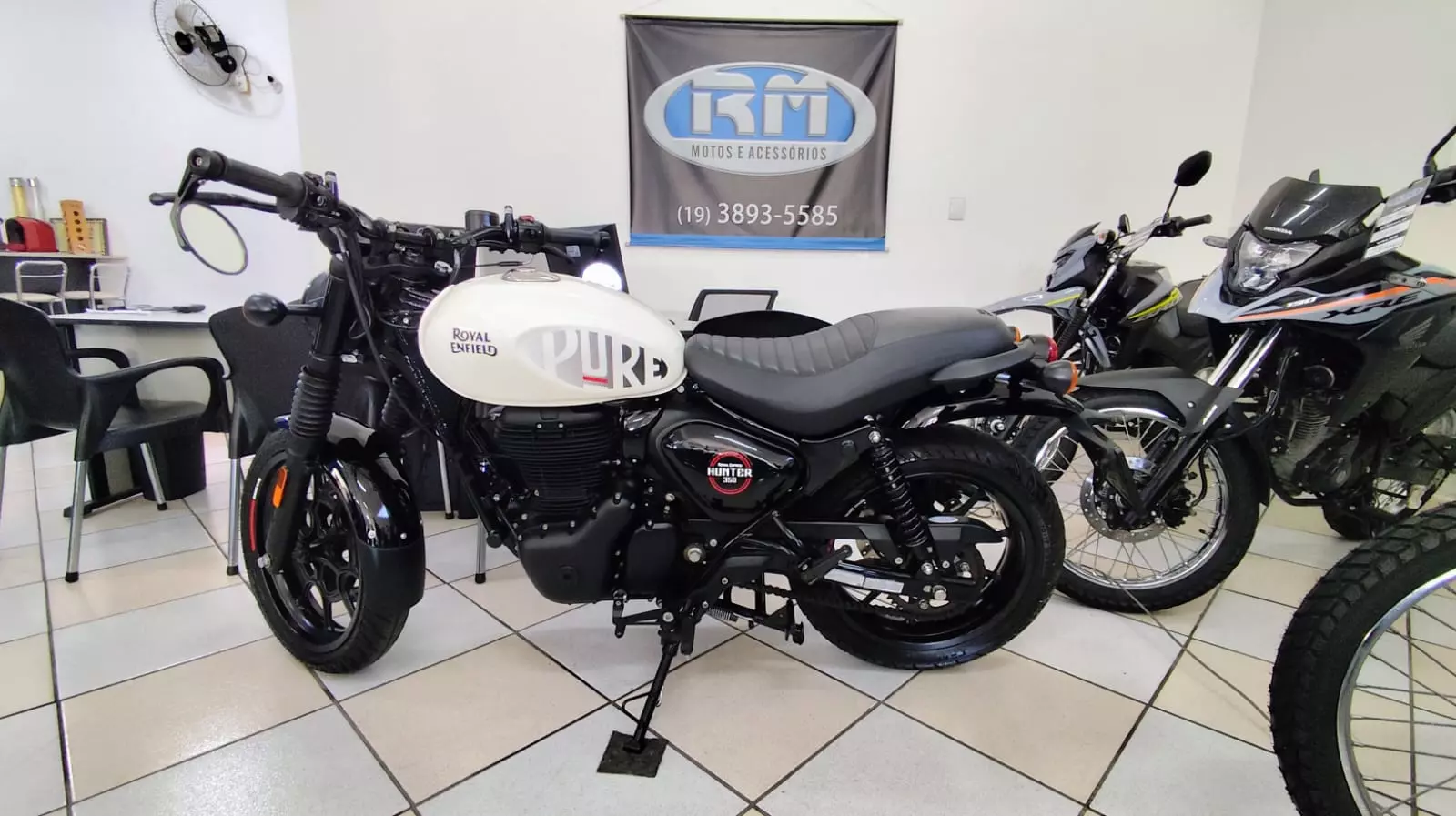 RE HUNTER 350 DAPPER WHITE - Imagem 4