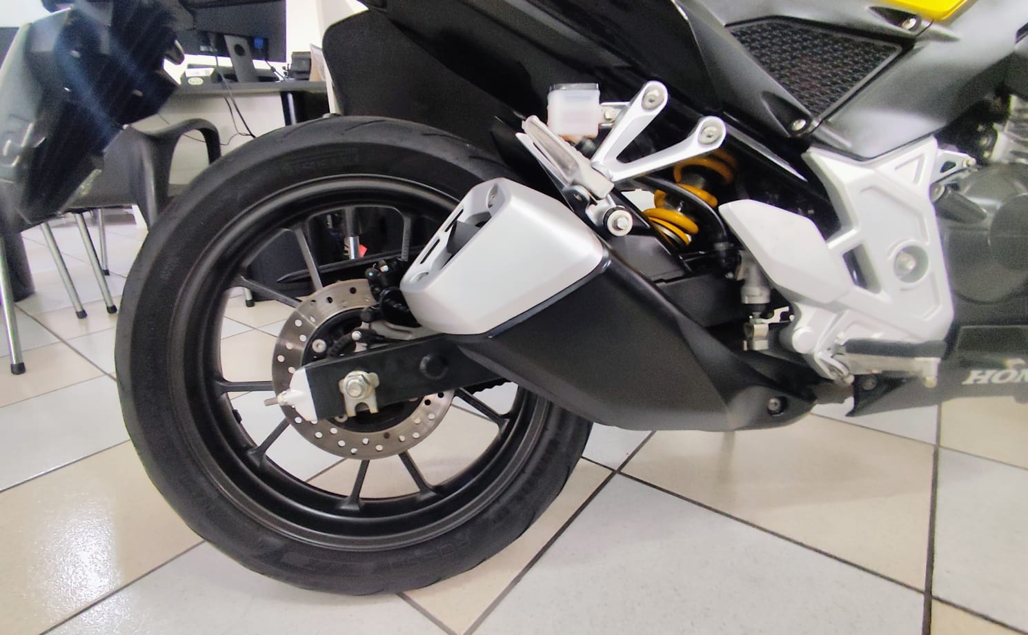 CB 300F TWISTER ABS - Imagem 11